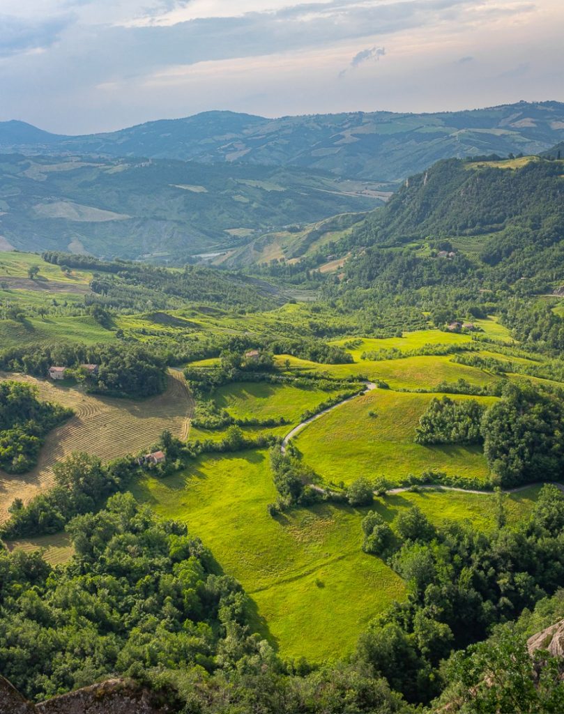 Vista dai sassi del Parco dei Sassi di Roccamalatina