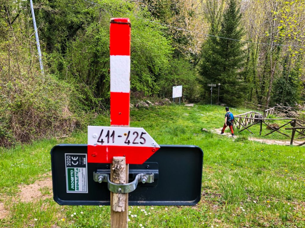 indicazioni trekking borgo montemezzano