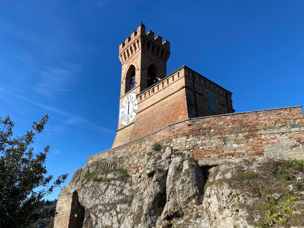 cosa vedere a brisighella in un giorno: la torre dell'orologio