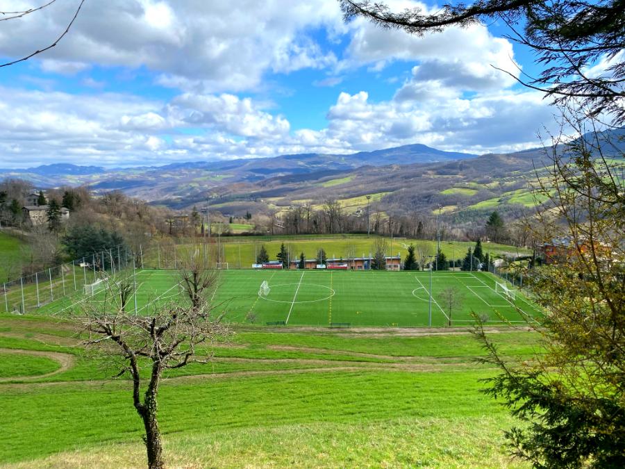 campi sintetici a lotta, trekking semplice a fanano